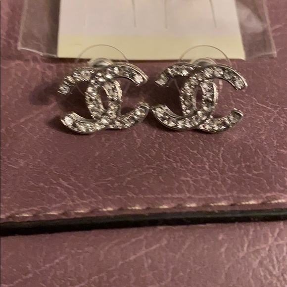 Earrings - Picture 3 of 5